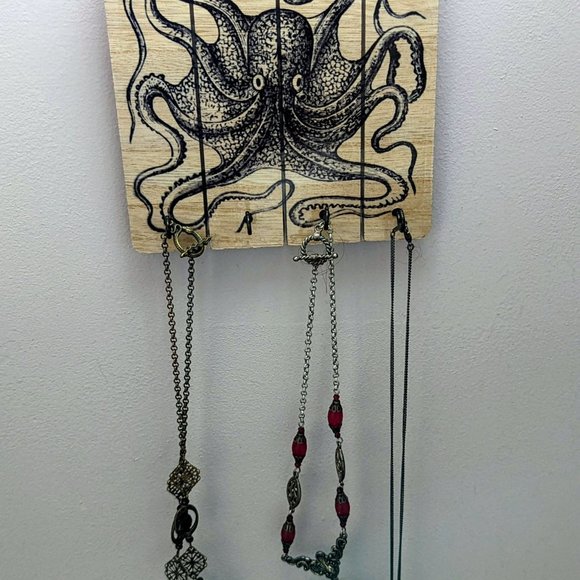 Vintage Octopus Illustration Printed Wooden Square Necklace Key Holder Gothic - Picture 8 of 10